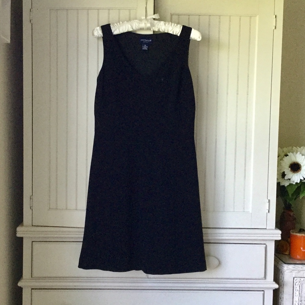 Beautiful Ann Taylor Sleeveless Dress 👗